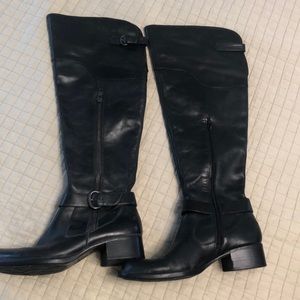 Beautiful soft leather black size 9M boots
